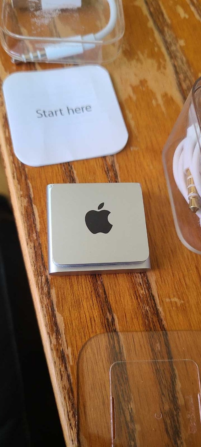 Apple iPod Shuffle..like new - photo 4