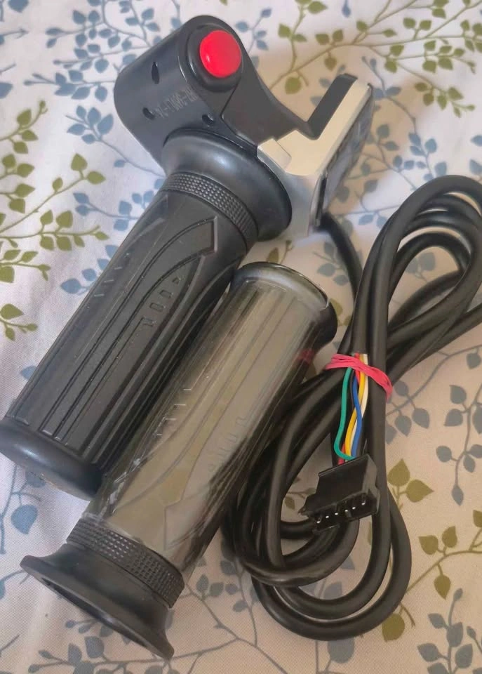 36V Electric Bike Throttle Grip with LED Voltage Display - photo 4