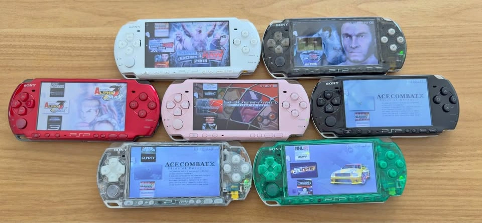 PSP 3000 with 128GB Card & 400+ Games – Multi-Color Options