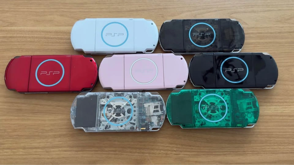 PSP 3000 with 128GB Card & 400+ Games – Multi-Color Options - photo 2