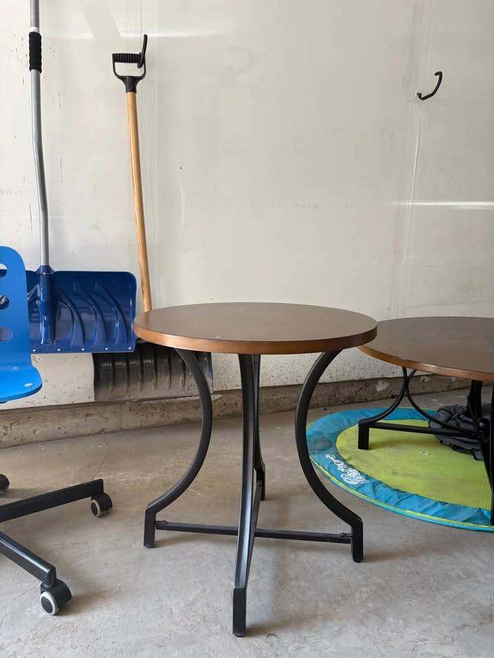 Coffee table plus end table - photo 2