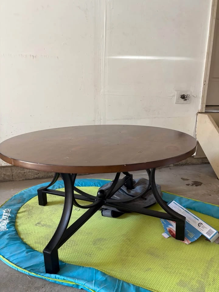Coffee table plus end table - photo 4