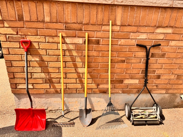Garant Garden Tools and Mower Bundle