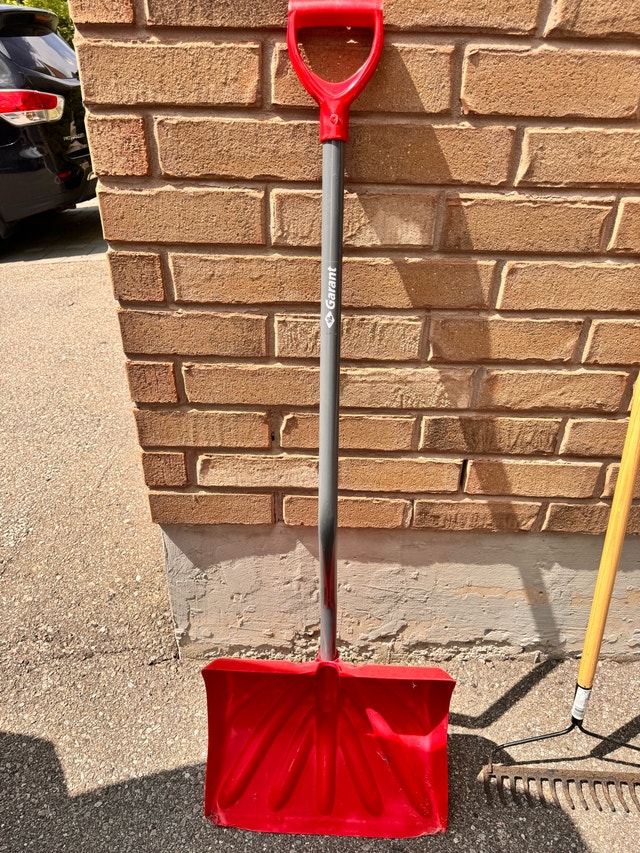 Garant Garden Tools and Mower Bundle - photo 4