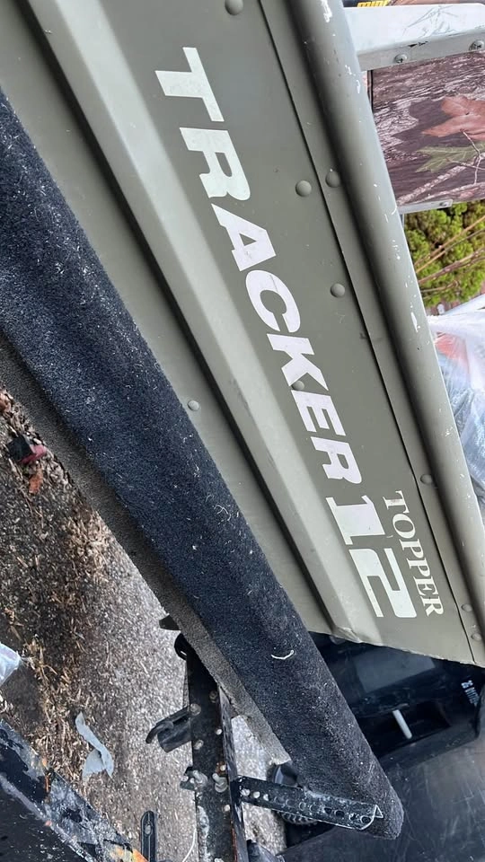 Tracker boat - photo 3