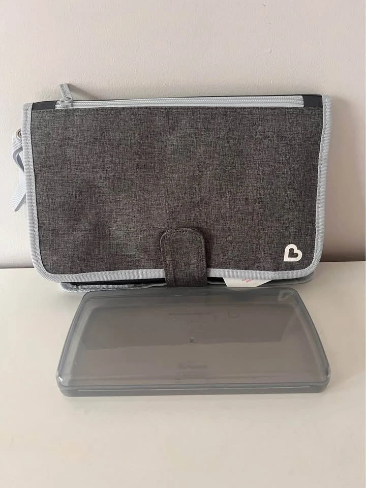 Diaper changing pad - photo 3