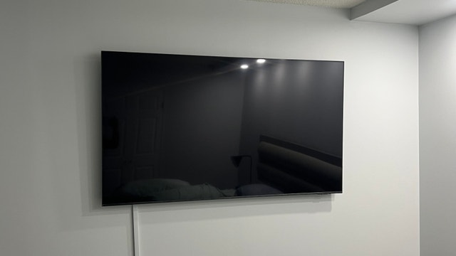 Samsung Smart TV 65” Q60 AA - photo 2