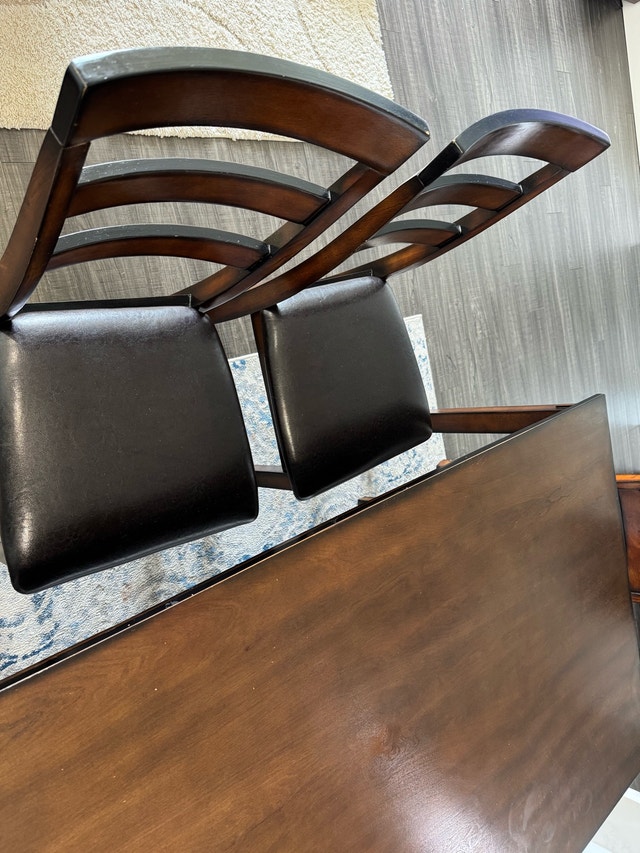 6-Person Dining Set with Rug (Available after 01/08) - photo 3