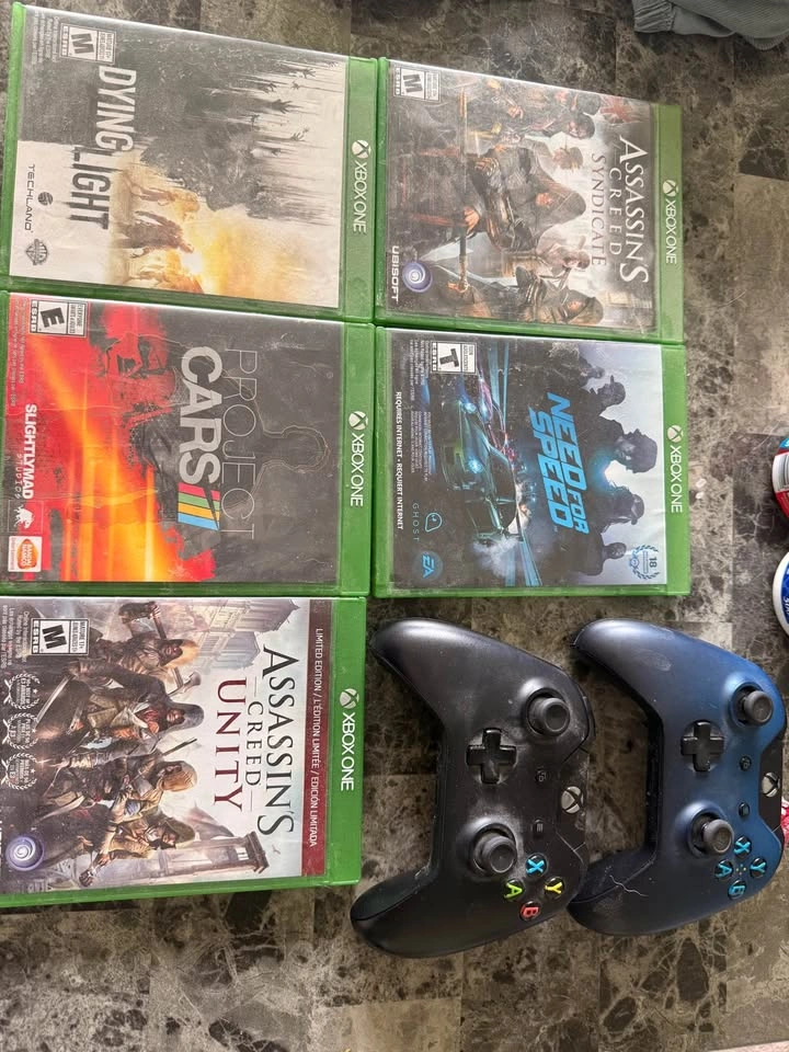 Xbox One console with 2 controllers and 5 games - photo 3
