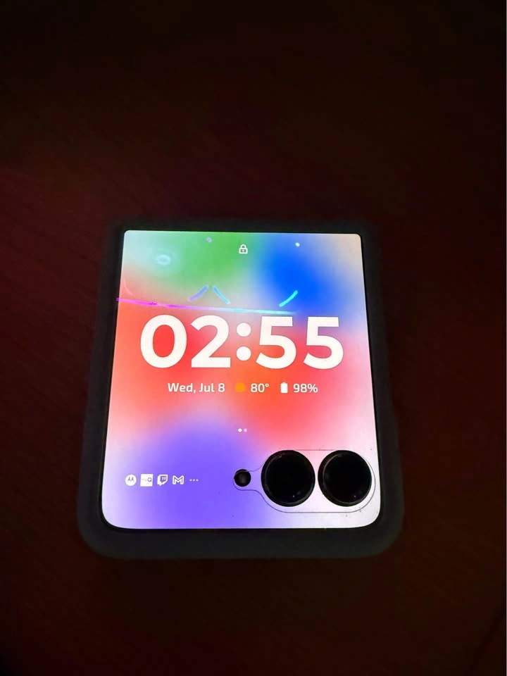 Motorola Razr+ 2024 - photo 2