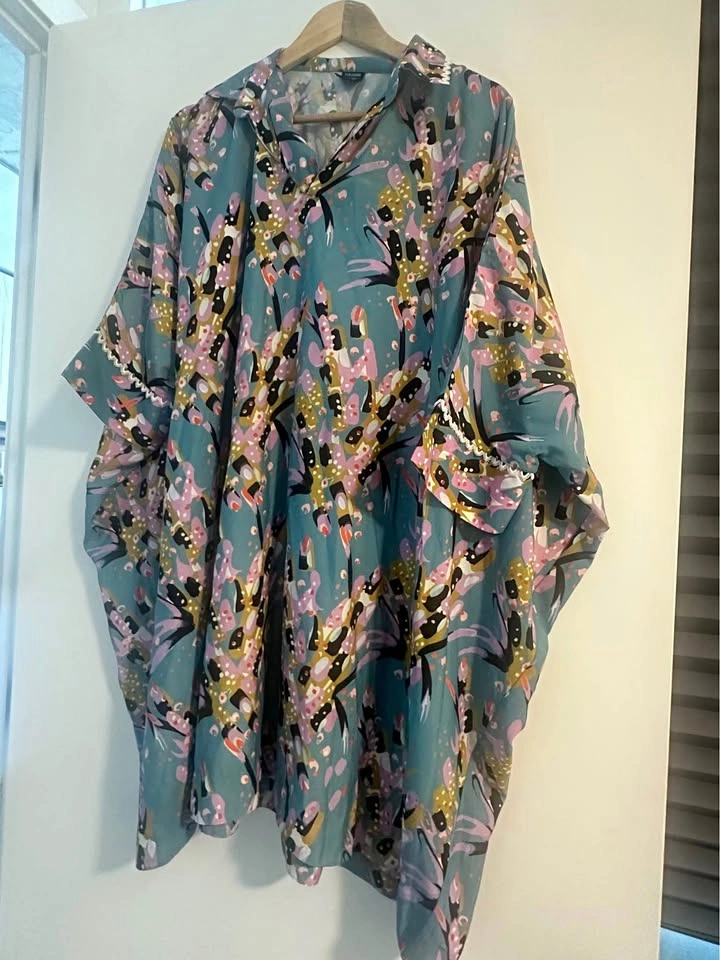 Lulusar Kaftan Top Size L - WORN ONCE