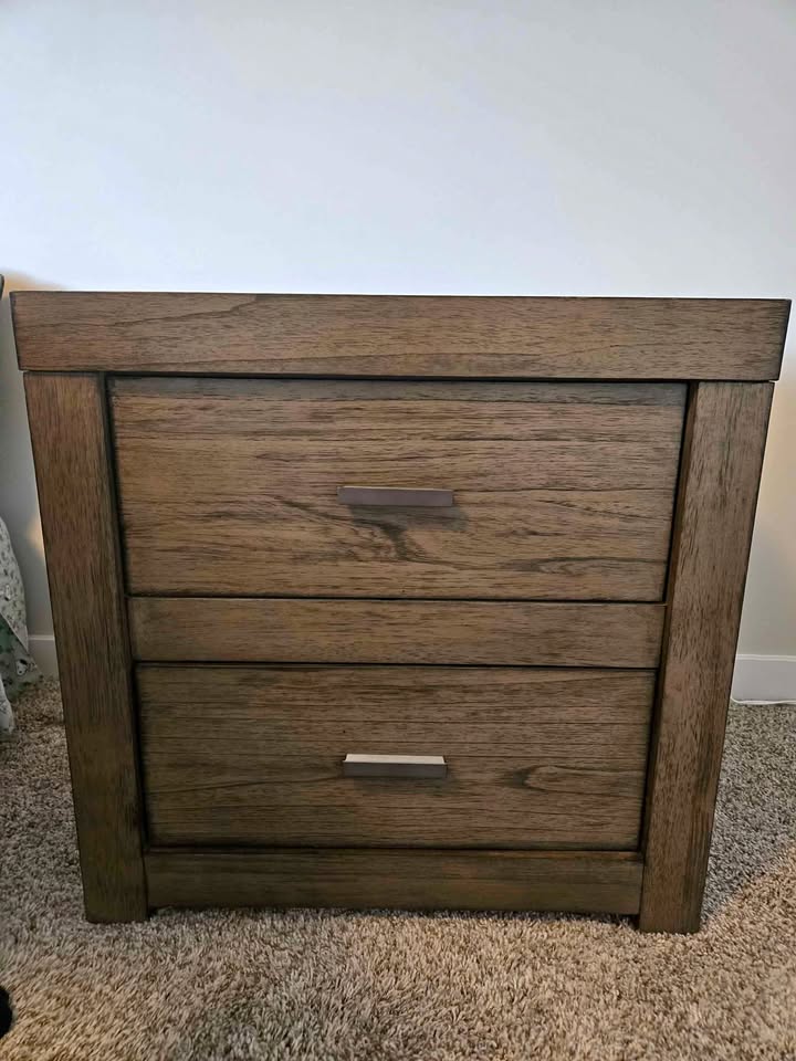 Night stand for sale (1)