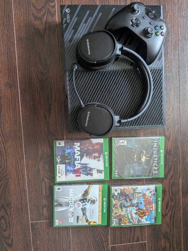 Xbox One with Games & wireless Steelcase headphones