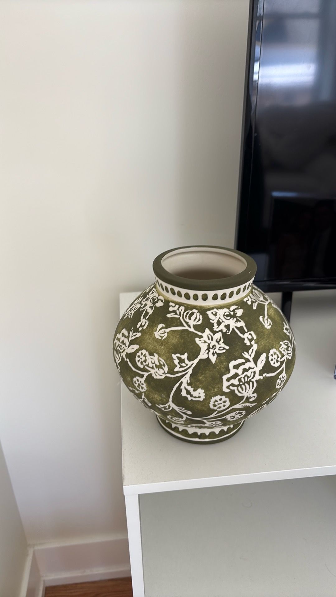 Green vase - photo 2