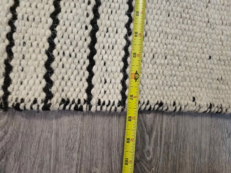 Large Reversible Wool Blend Area Rug - 8' x 10' - photo 4