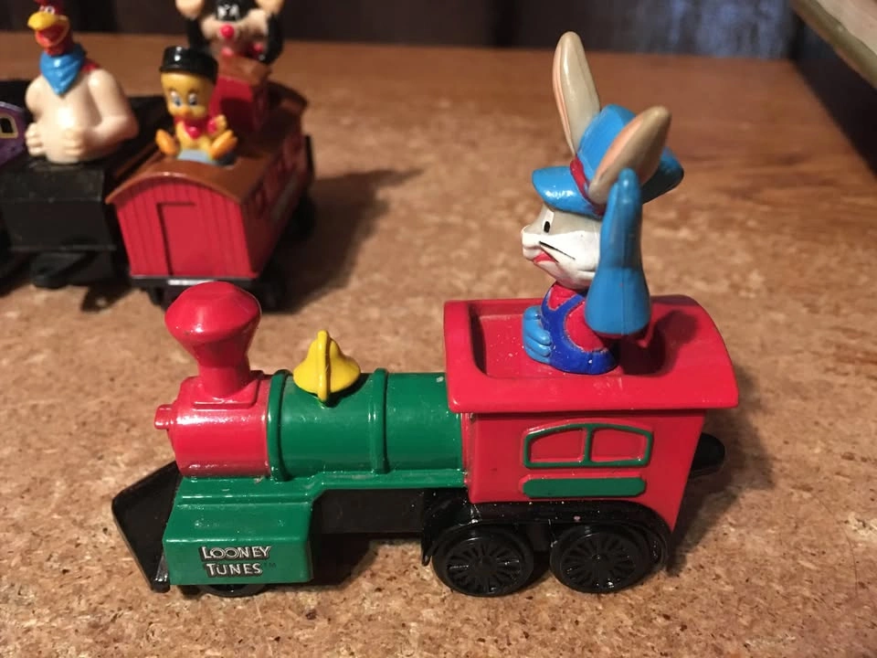 Lot of 4 1989 Ertl Looney Tunes & 1995 Thomas Train - photo 2