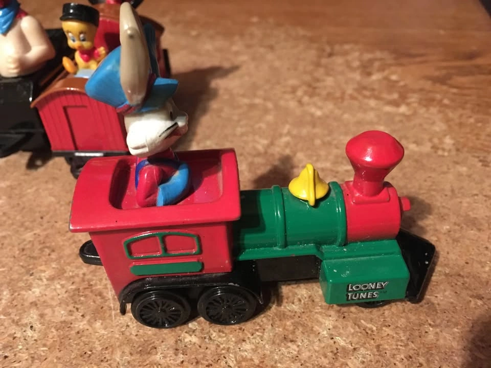 Lot of 4 1989 Ertl Looney Tunes & 1995 Thomas Train - photo 3