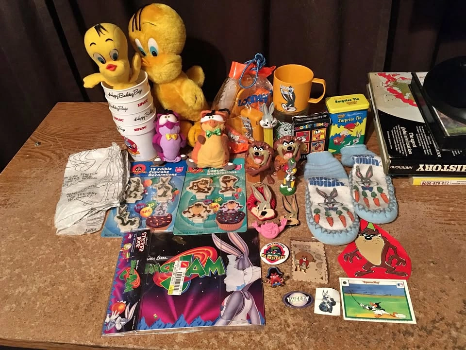 LOONEY TUNES LOT TWEETY BIRD PLUSH PINS SPACE JAM MONSTARS