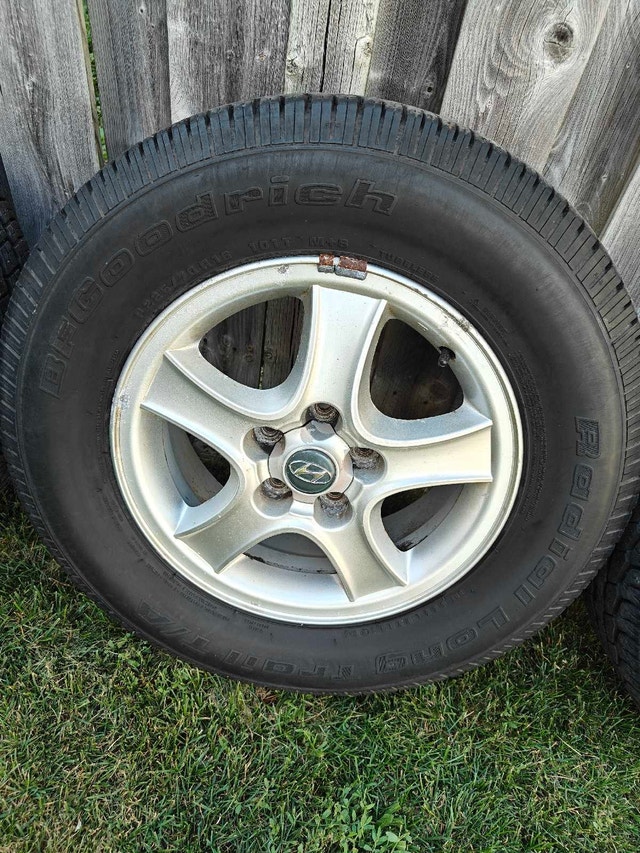 Winter 225/70 R16 Tires and Rims - photo 4