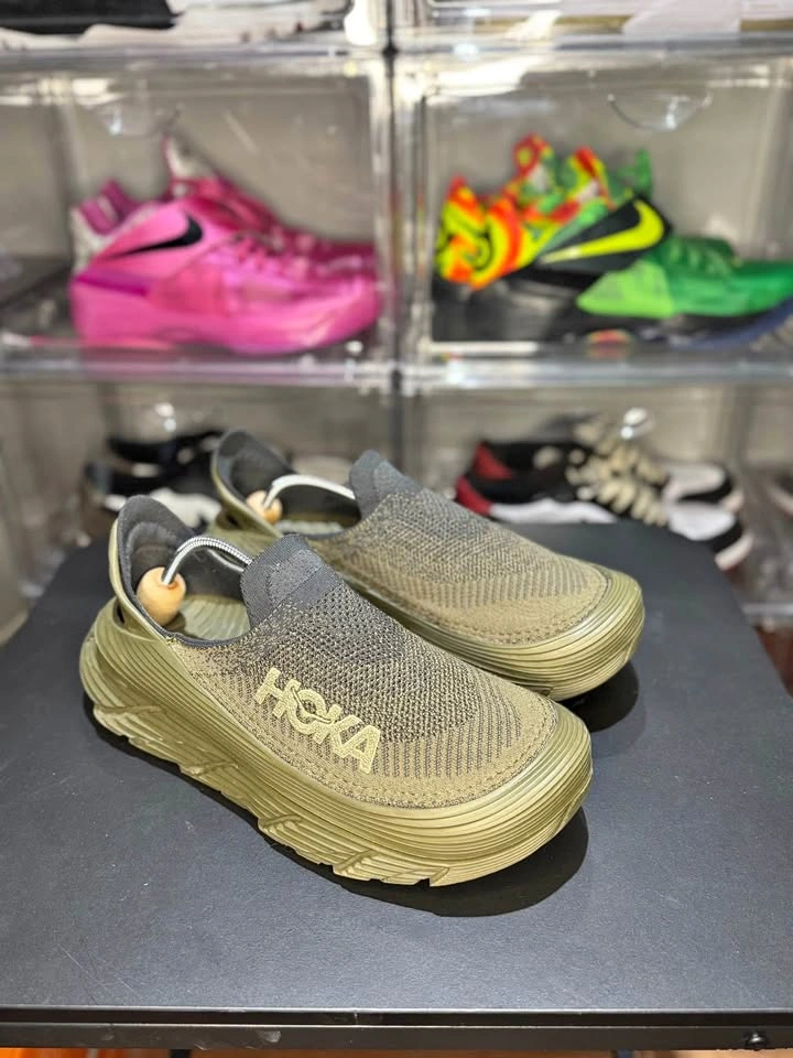 Hoka Restore TC