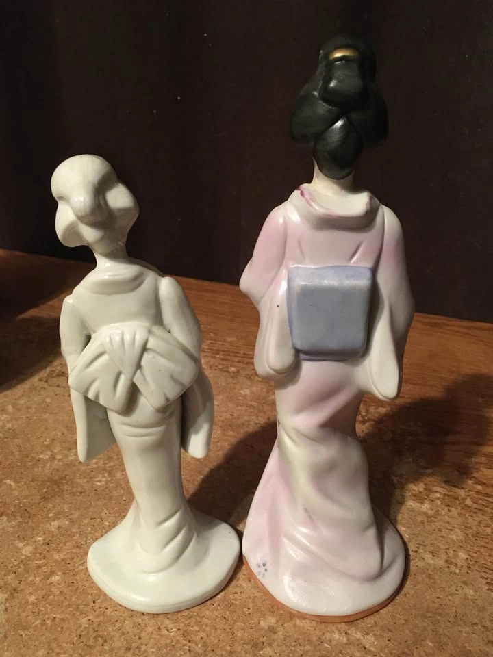 Lot of 7 Vintage Japanese Geisha Figurines, Vases, and Fan - photo 3