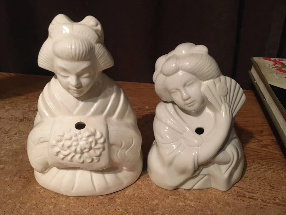 Lot of 7 Vintage Japanese Geisha Figurines, Vases, and Fan - photo 4