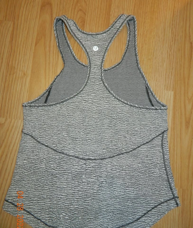 LULULEMON LONG DISTANCE TANK Size 4 EUC - photo 2