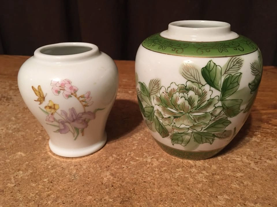 Lot of 19 Vintage Vases, Dishes, and Floral Decor - photo 5