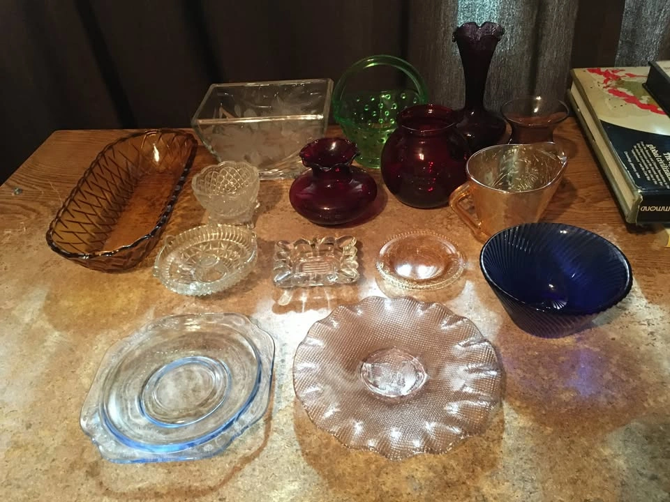 LOT OF 15 COLORED GLASS BOWLS VASES PLATES INDIANA GLASS