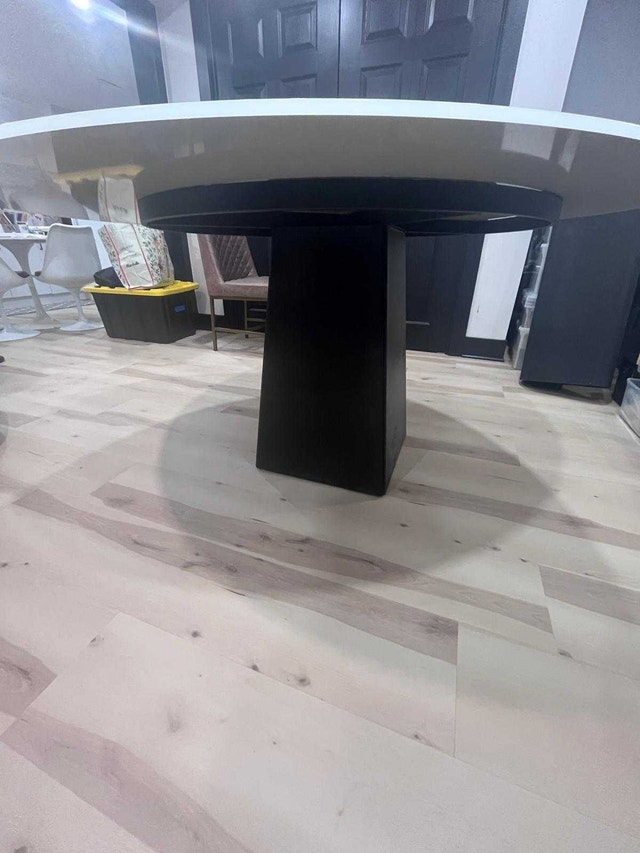 Tempered Glass Top Round Dining Table - photo 2