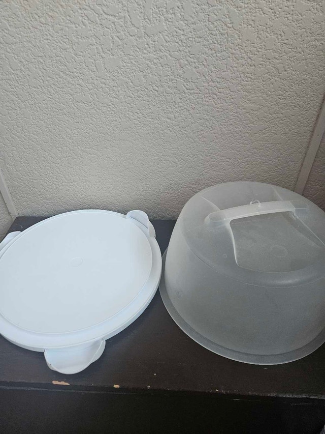 Tupperware Cake Carrier - photo 2