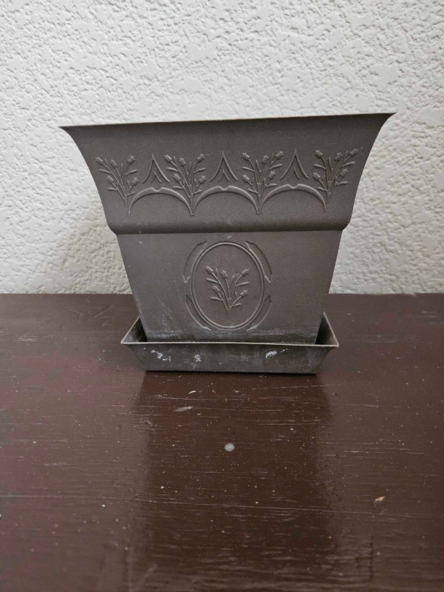 Indoor/Outdoor Planter - photo 2