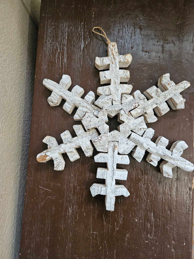 Rustic Twig Christmas Tree and Wooden Snowflake Decor - photo 4