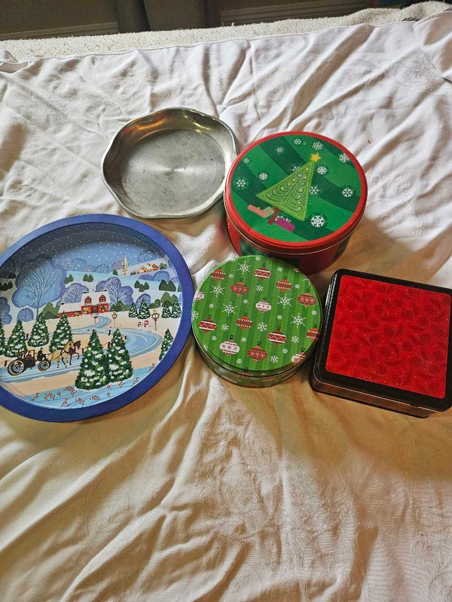 Christmas Cookie Tins & Serving Trays - 5 Pieces - photo 3