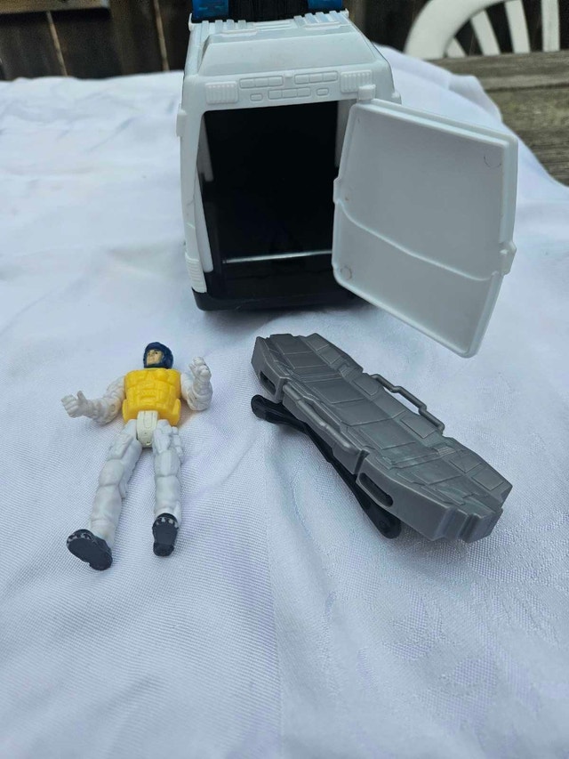 Police and Ambulance Playset - photo 5
