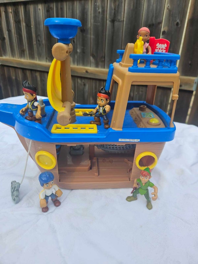 Jake and the Never Land Pirates Bucky Pirate Ship Toy