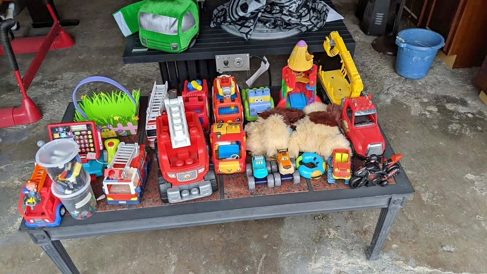 LOT OF 17 KIDS TOYS FIRETRUCKS ROCKETSHIP SPIDERMAN MOTORCYCLE
