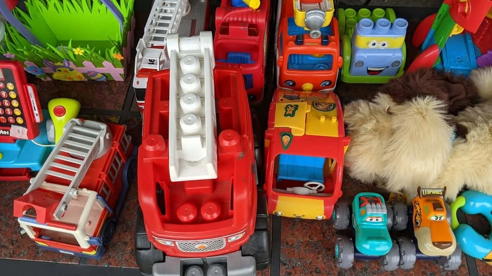 LOT OF 17 KIDS TOYS FIRETRUCKS ROCKETSHIP SPIDERMAN MOTORCYCLE - photo 3