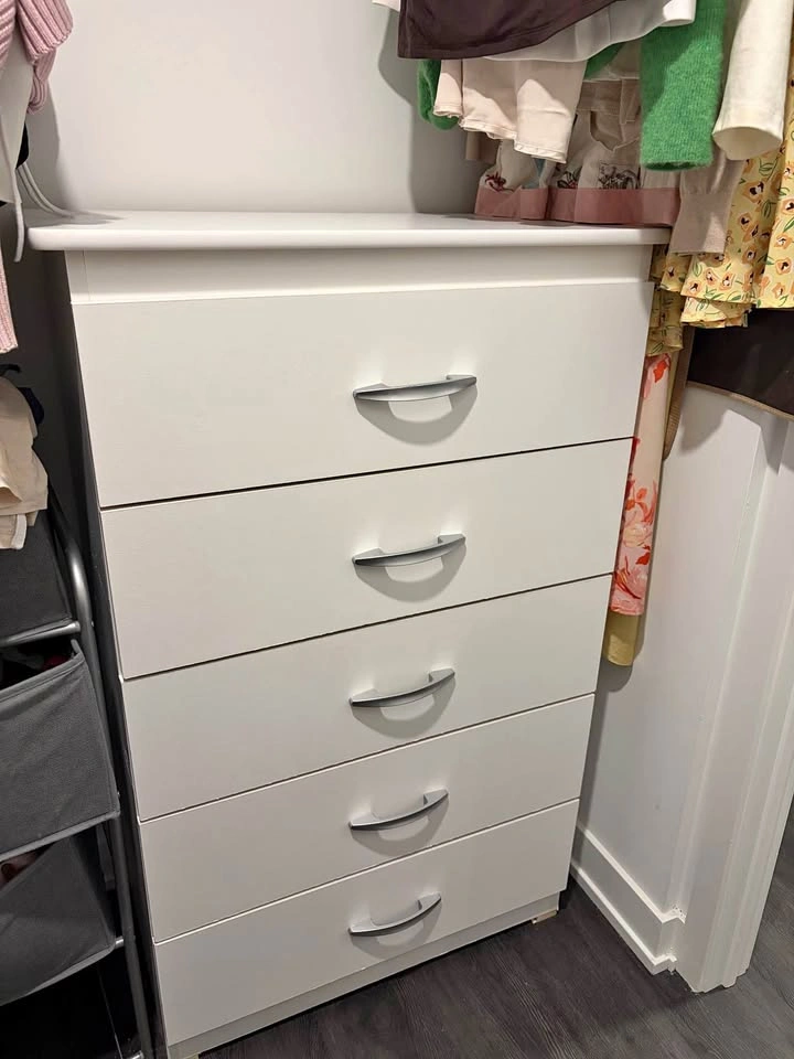 White 5-Drawer Chest of Drawers