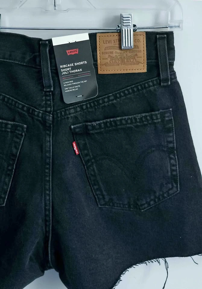 NWT Levi's Ribcage Shorts - Black (Size 25)