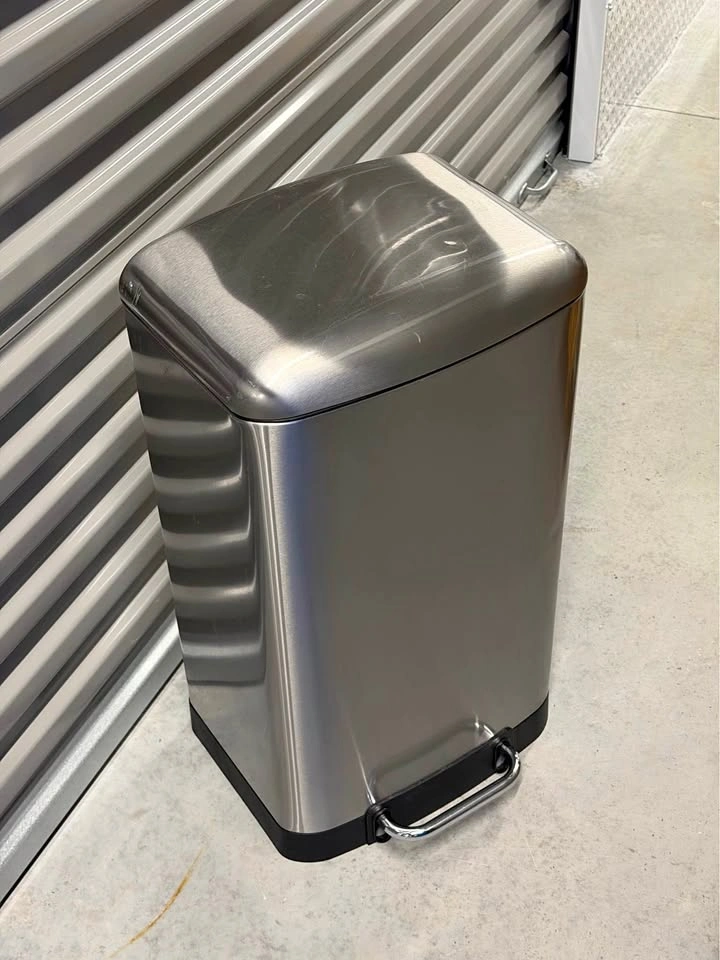 Amazon Basics Step Bin (barely used). Two available.