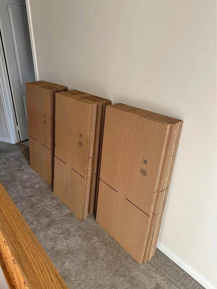 62 ULINE Boxes 24x17x3 FAST SALE