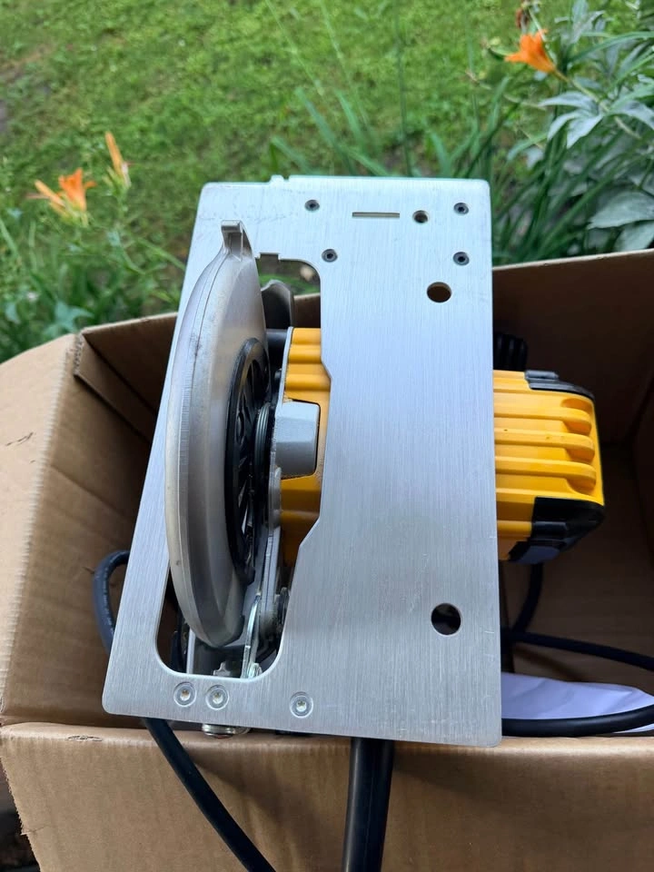 DEWALT 7-1/4-Inch Circular Saw (DWE575SB) - photo 4