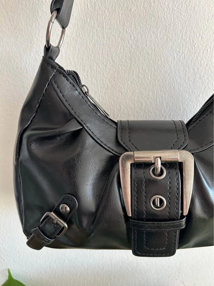 Y2K shoulder bag with charms - photo 4