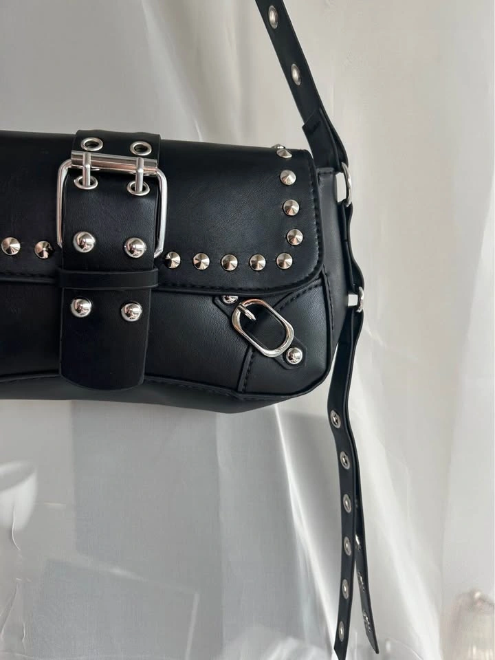 Black matte shoulder bag - photo 2