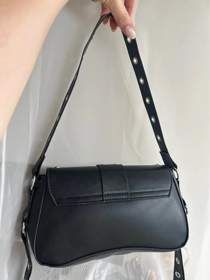 Black matte shoulder bag - photo 3