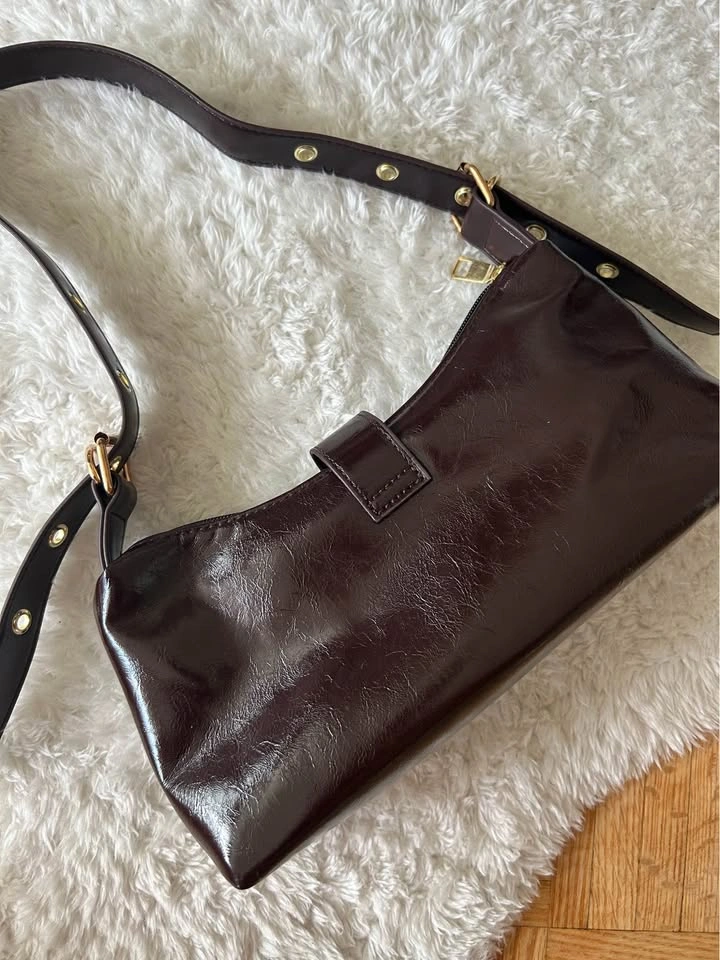 Adjustable coffee color shoulder bag - photo 3