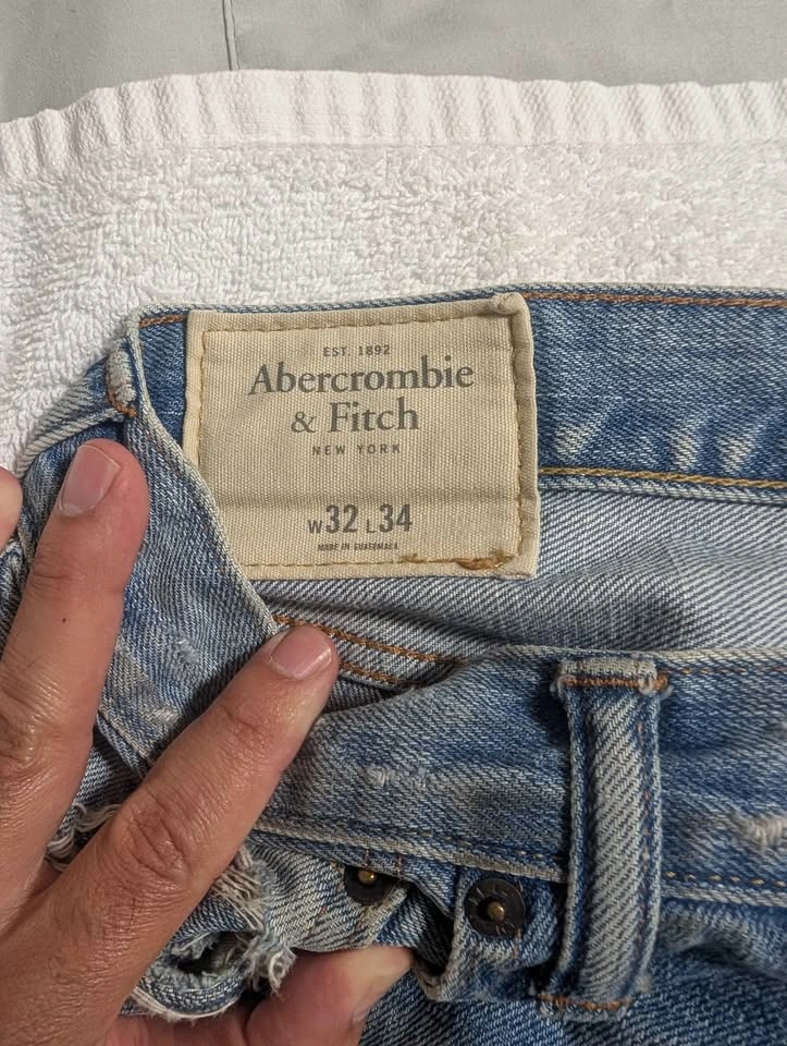 Abercrombie & Fitch Distressed Jeans 32x34 - photo 2