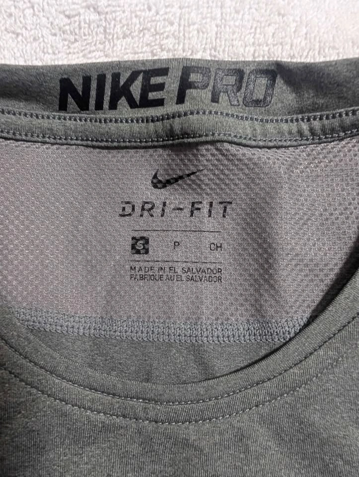 Nike Pro Dri-FIT Short Sleeve Shirt Size small - photo 2
