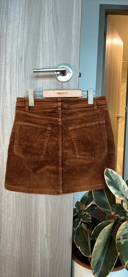Cute corduroy skirt - photo 2